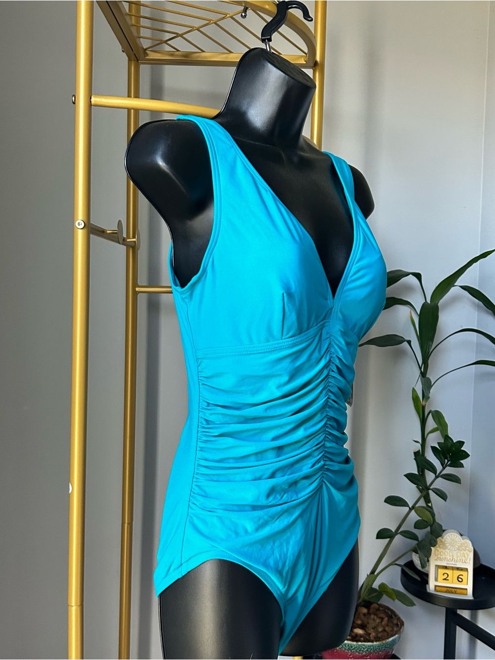 Coco Contours Solitaire V-NeckUnderwire One Piece Swimsuit - Keepsake size 36C - Picture 6 of 8